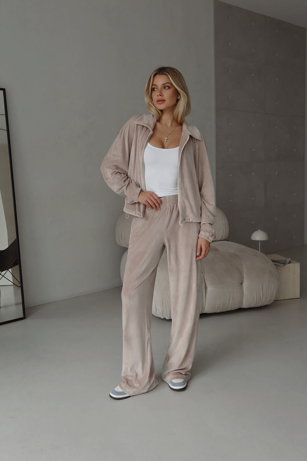 Костюм велюр поло - Nude